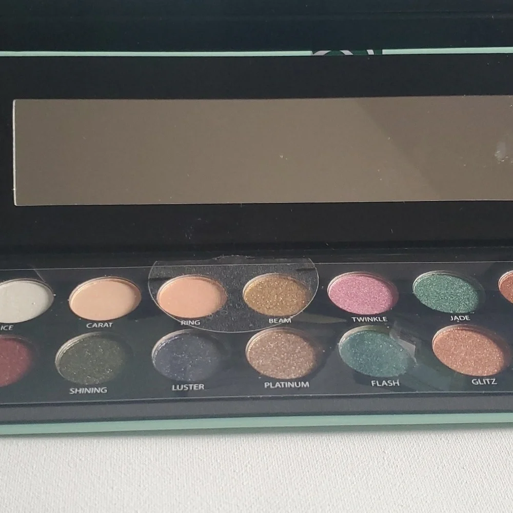 Diamond 14 Color Eyeshadow Palette